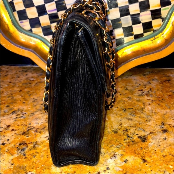 Vintage CHANEL V Flap with Big Gold CC Mark Plate - Picture 4 of 11